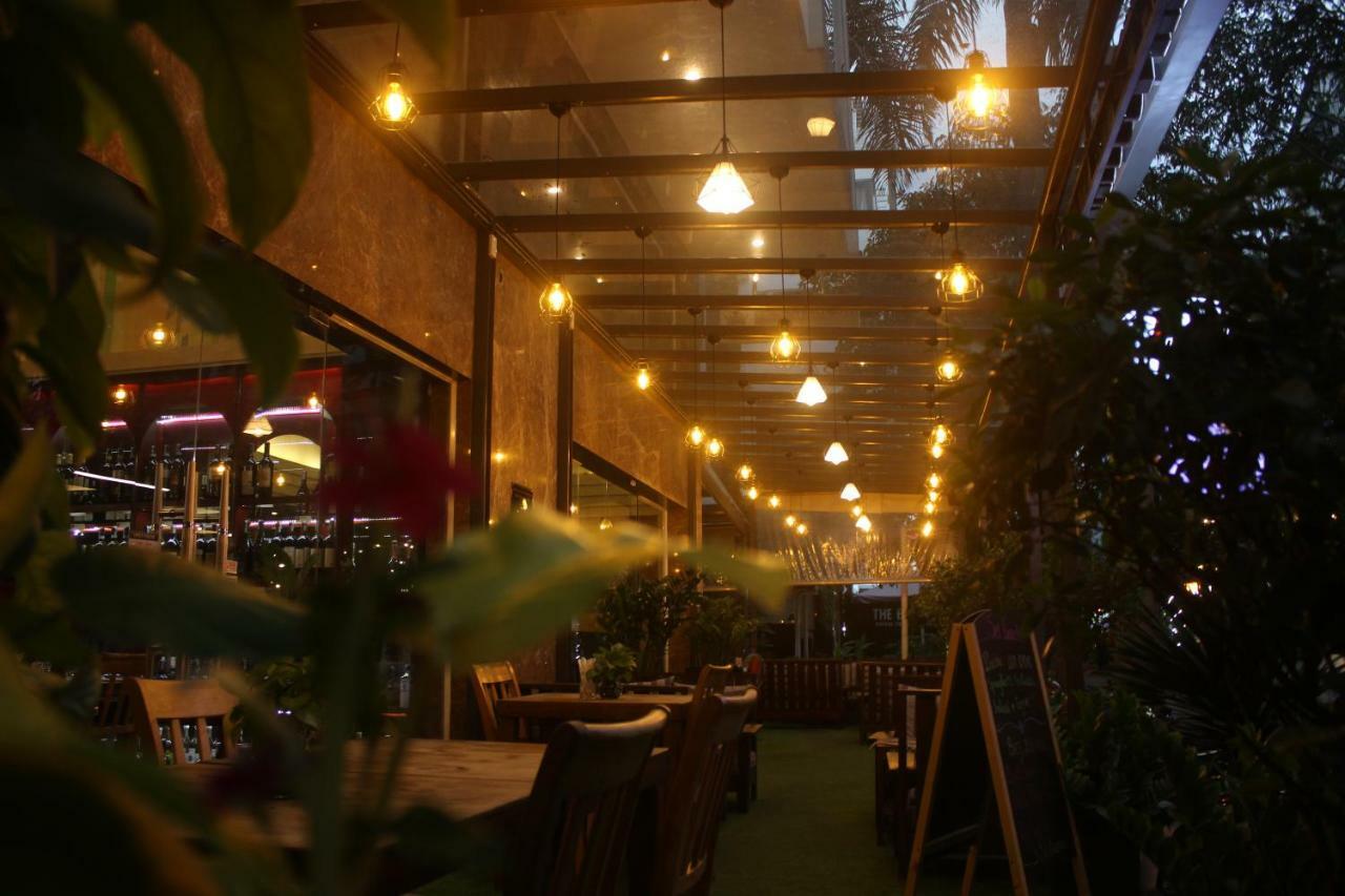 Crown Diamond Hotel - Phu My Hung District 7 Ho Chi Minh City Exterior photo